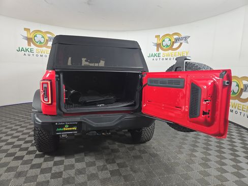 Used 2021 Ford Bronco Badlands image 32