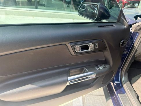 Used 2020 Ford Mustang Coupe RWD image 12