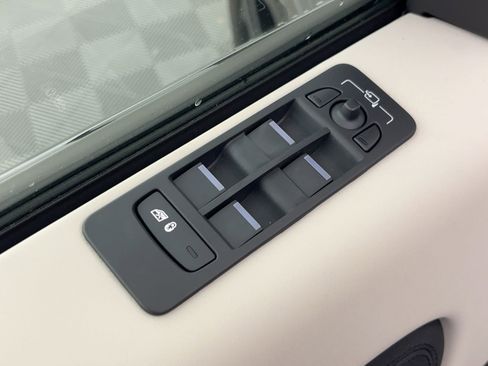 Certified 2024 Land Rover Discovery Sport S image 12