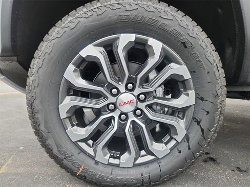 New 2026 GMC Canyon Denali image 7