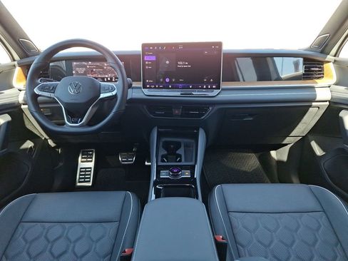 Used 2026 Volkswagen Tiguan SEL R-Line image 14