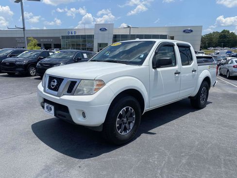 Used 2015 Nissan Frontier Desert Runner RWD image 3