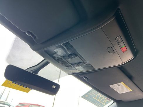 Used 2022 Volkswagen Atlas Cross Sport SE image 23