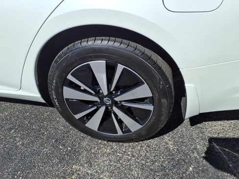 Used 2021 Nissan Altima 2.5 SV AWD/4WD image 17