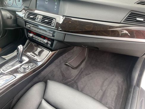 Used 2011 BMW 550i xDrive Sedan AWD/4WD image 31