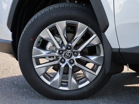 Certified 2025 Toyota RAV4 XLE Premium image 7