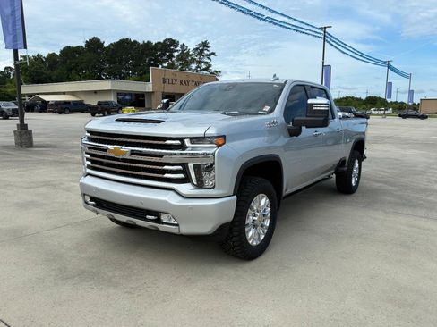 Used 2022 Chevrolet Silverado 2500 High Country w/ Z71 Off-Road Package AWD/4WD image 2