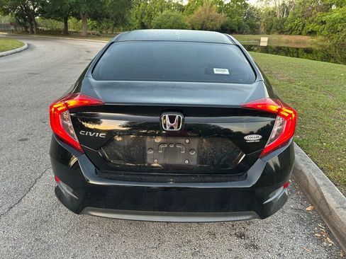 Used 2016 Honda Civic EX image 4