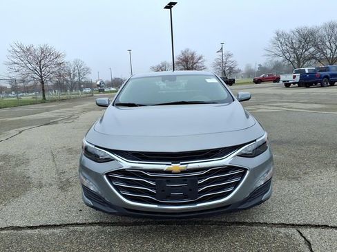 Used 2024 Chevrolet Malibu LT image 2