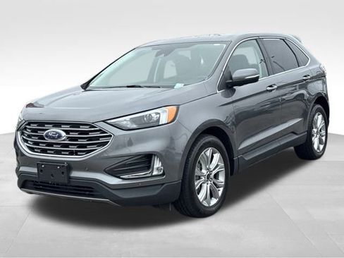 Used 2024 Ford Edge Titanium image 2