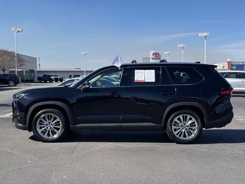 Used 2024 Toyota Grand Highlander Platinum image 8