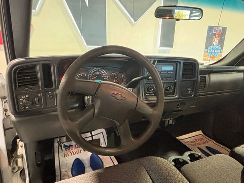Used 2003 Chevrolet Silverado 3500 2WD Regular Cab image 11