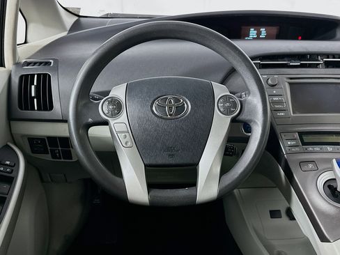 Used 2014 Toyota Prius Two FWD image 18