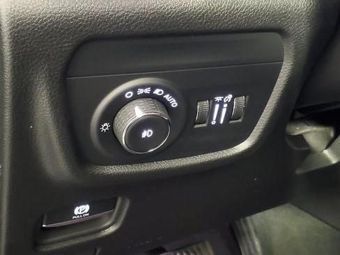 Used 2024 Jeep Grand Cherokee L Limited AWD/4WD image 10