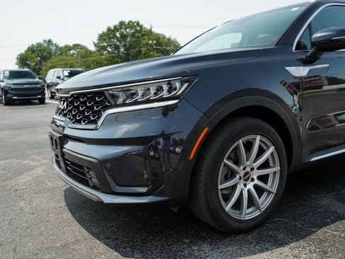 Used 2023 Kia Sorento EX w/ Panoramic Sunroof Package AWD/4WD image 18