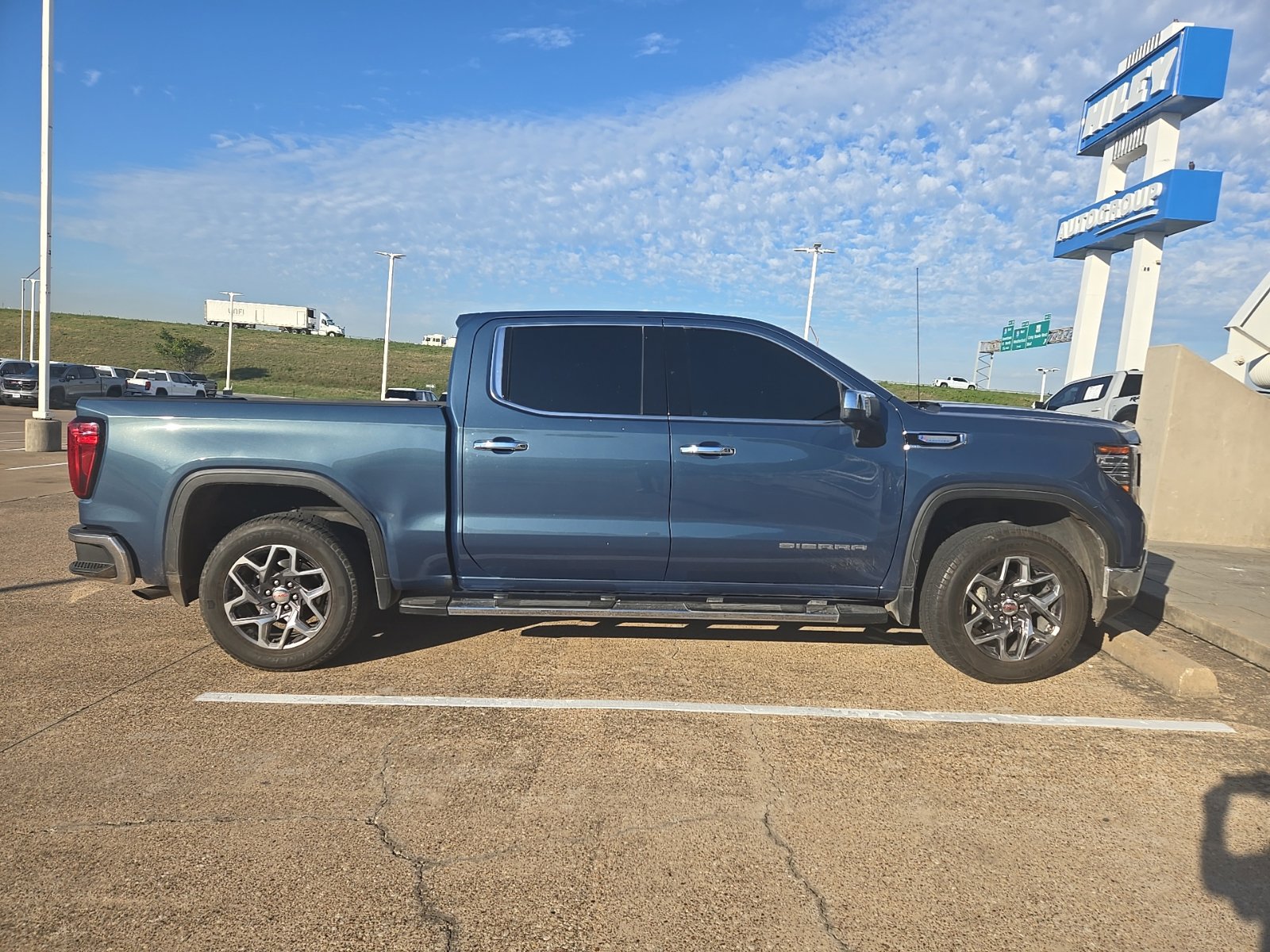 Used 2024 GMC Sierra 1500 SLT RWD image 4