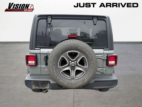 Used 2019 Jeep Wrangler Sport AWD/4WD image 6
