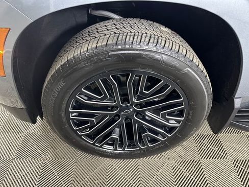 Used 2025 Chevrolet Tahoe LT w/ Comfort Package image 18