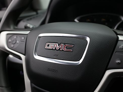 Used 2024 GMC Terrain SLE w/ Driver Convenience Package FWD image 30
