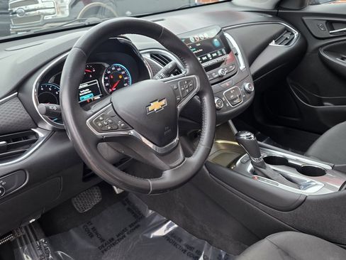 Used 2016 Chevrolet Malibu LT image 11