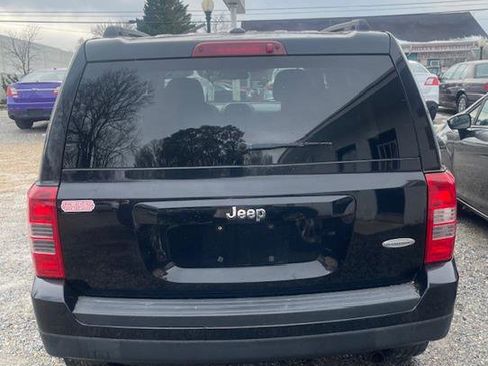 Used 2013 Jeep Patriot Latitude w/ Sun/Sound Group image 4