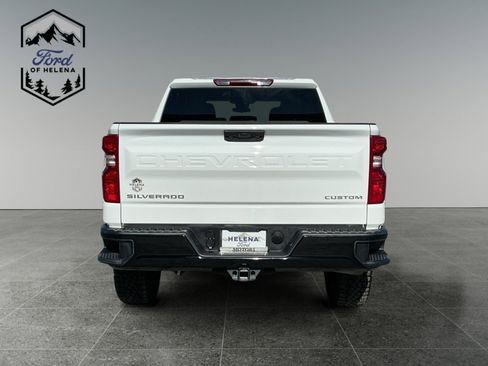 Used 2025 Chevrolet Silverado 1500 Custom Trail Boss AWD/4WD image 4
