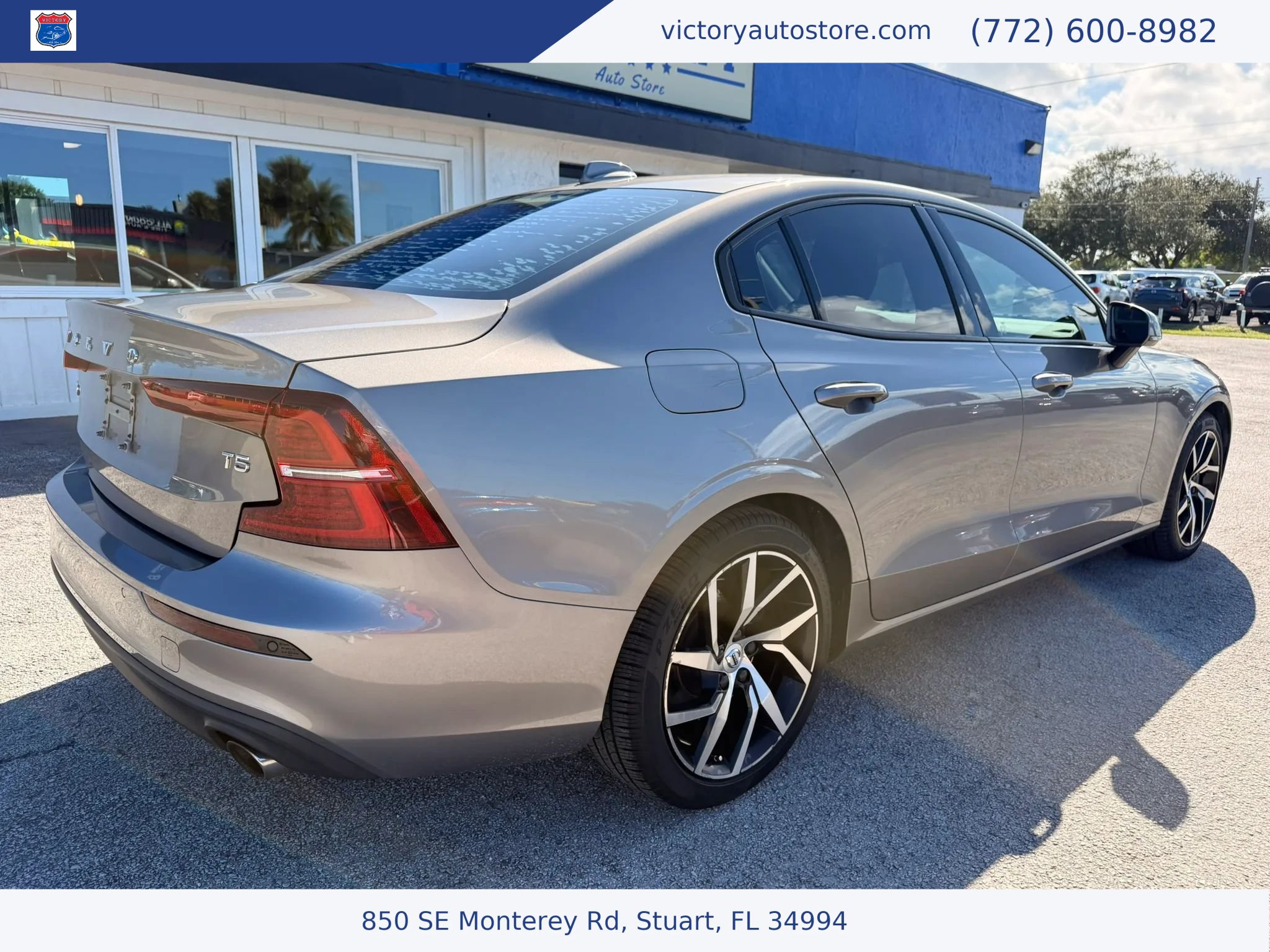 Used 2020 Volvo S60 T5 Momentum FWD image 11