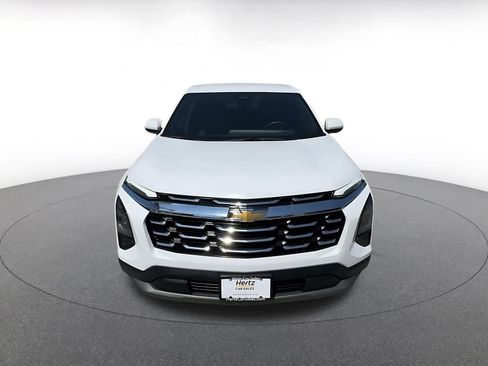 Used 2025 Chevrolet Equinox LT FWD image 4