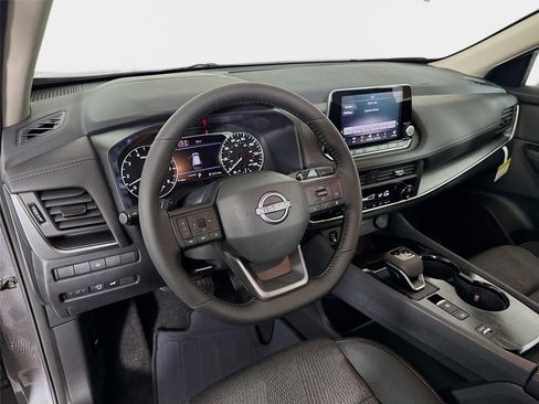 New 2026 Nissan Rogue SV FWD image 9