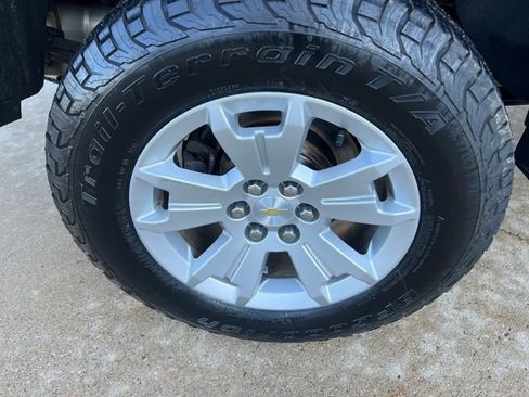 Used 2020 Chevrolet Colorado LT w/ LT Convenience Package image 11