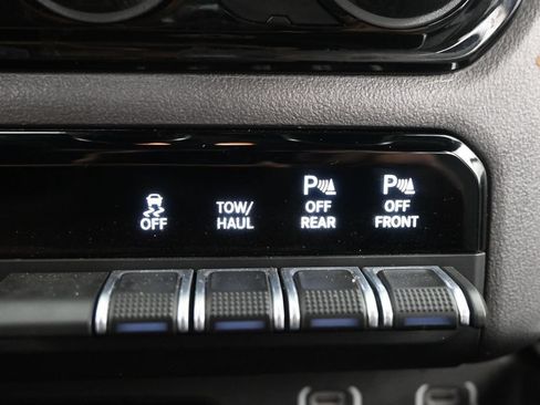 Used 2022 RAM 1500 Big Horn AWD/4WD image 25