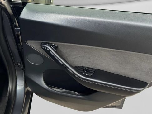 Used 2021 Tesla Model Y 2WD image 19