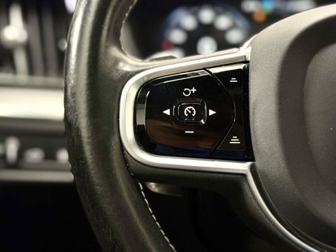 Used 2020 Volvo XC60 T8 R-Design AWD/4WD image 17