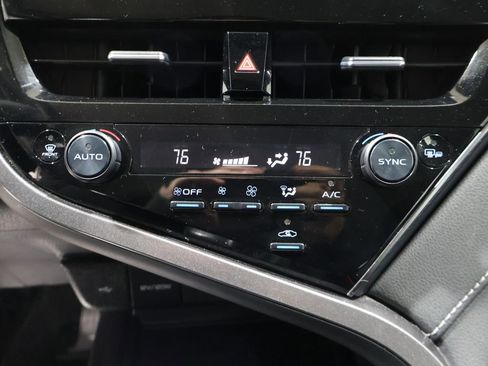 Used 2024 Toyota Camry SE image 28