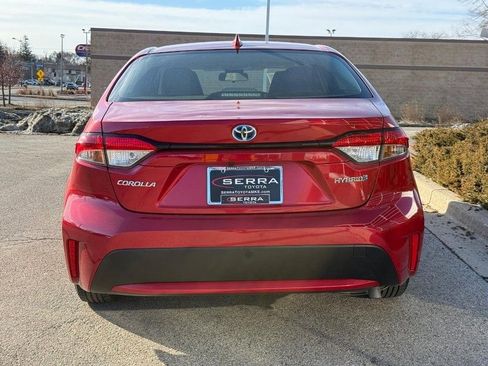 Used 2021 Toyota Corolla LE image 4