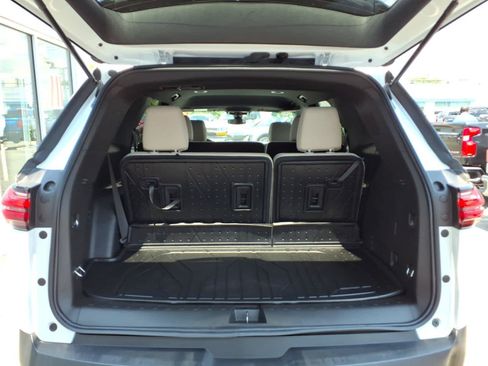 Certified 2023 Chevrolet Traverse LS w/ LPO, Floor Liner Package AWD/4WD image 19