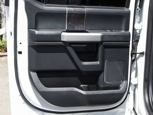 Used 2022 Ford F250 Lariat w/ Black Appearance Package AWD/4WD image 33