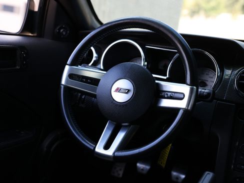 Used 2007 Ford Mustang GT image 33