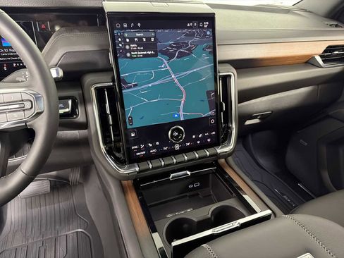 Certified 2026 GMC Yukon Denali w/ Sun & Power Step Package image 31