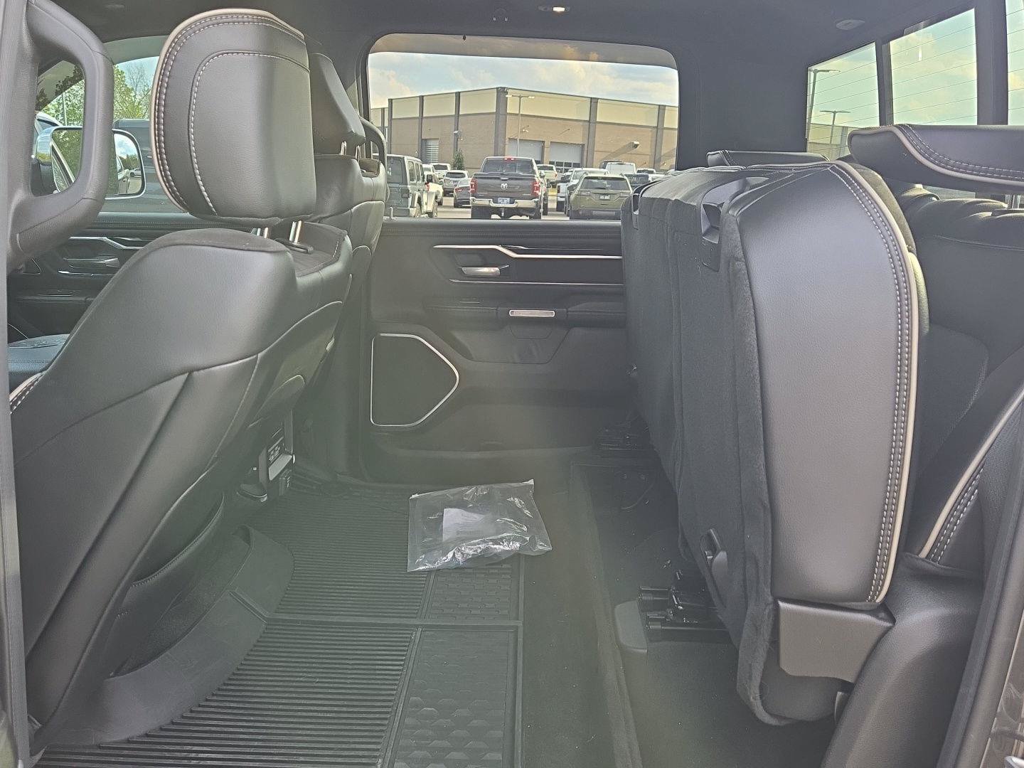 Used 2019 RAM 1500 Laramie AWD/4WD image 15