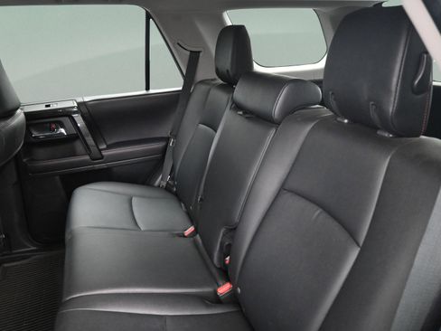 Certified 2024 Toyota 4Runner TRD Off-Road Premium w/ Moonroof Package AWD/4WD image 33