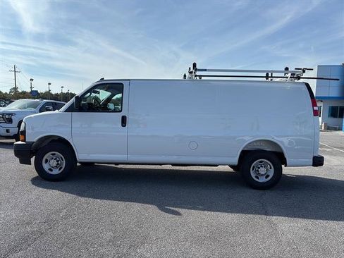 New 2025 Chevrolet Express 3500 Extended w/ Driver Convenience Package image 4