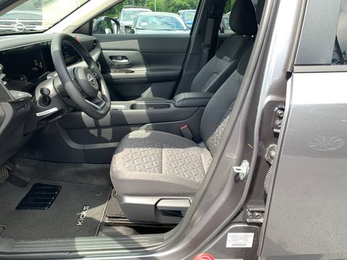 Used 2026 Nissan Kicks SV FWD image 18