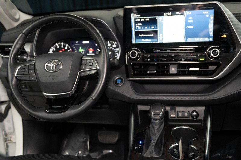 Used 2021 Toyota Highlander Platinum AWD/4WD image 17