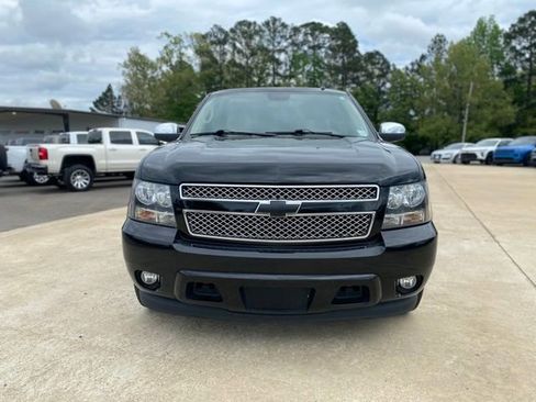 Used 2013 Chevrolet Tahoe LTZ RWD image 2