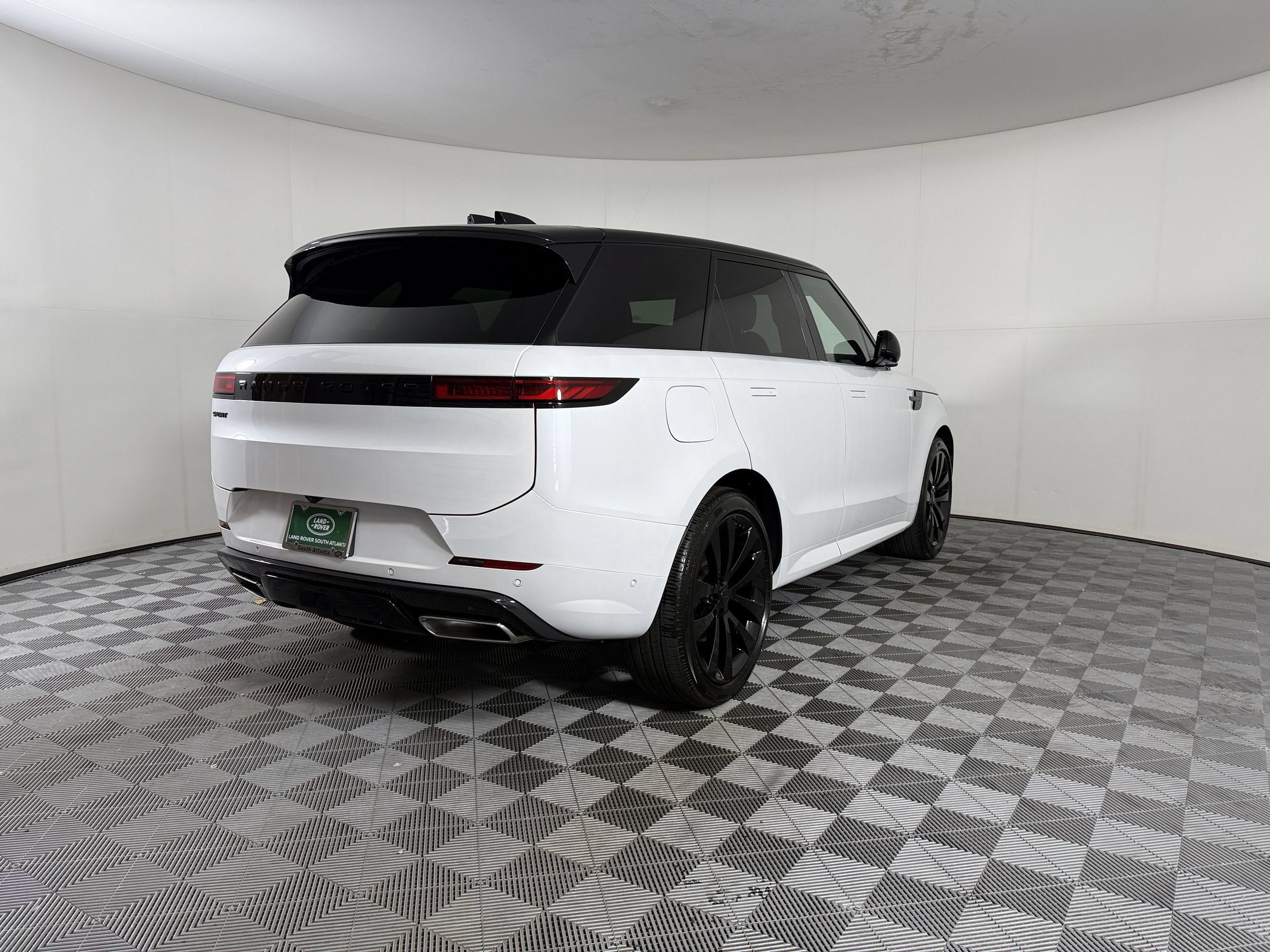 New 2027 Land Rover Range Rover Sport Dynamic SE AWD/4WD image 9