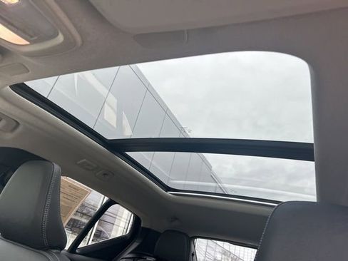 Certified 2025 Volvo XC40 B5 Plus image 28