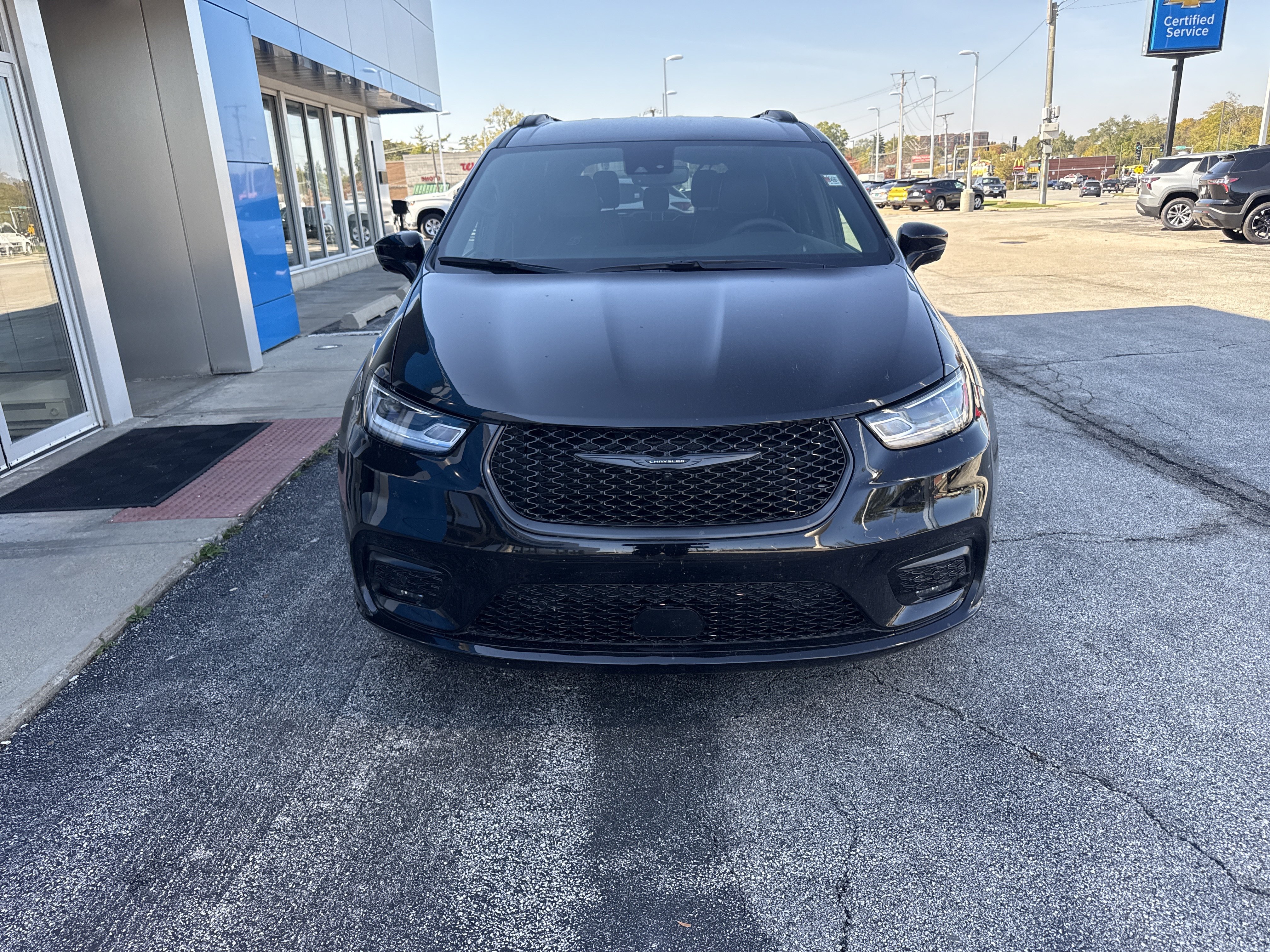Used 2026 Chrysler Pacifica Select w/ S Appearance Package FWD image 3