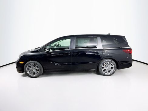New 2026 Honda Odyssey Touring image 7