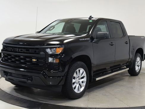 Used 2023 Chevrolet Silverado 1500 Custom AWD/4WD image 8